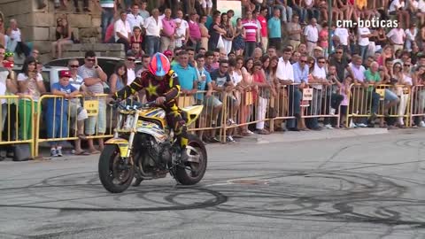 Paulo Martinho _ Moto Freestyle _ Quemando Rueda [Burnout] _ [ Tire 1000 degree ] _ BOTICAS