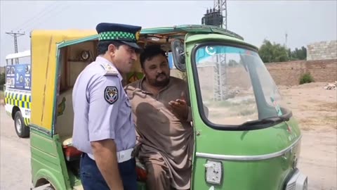 City Traffic Police| Asif Raza Peshawar Traffic Warden Ma Sha Allah