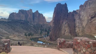 Central Oregon – Smith Rock State Park – Downhill Approach – 4K