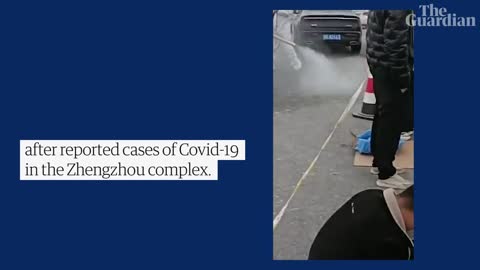 Video appears to show Chinese factory workers fleeing Covid-19 lockdown