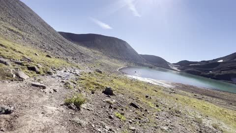 Descending into a Magical Alpine Wonderland – No Name Lake & Broken Top – Central Oregon – 4K