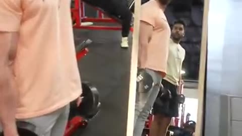 Blocking the mirror in the gym 😂 [][]