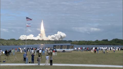 Space shuttle lunch