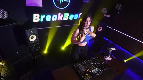 DJ TERBARU 2023 TIKTOK BREAKBEAT REMIX FULL BASS