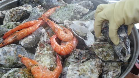 Amazing steamed oyster and shrimps