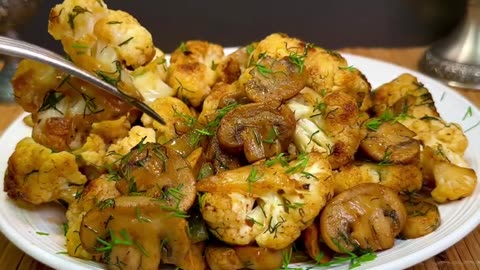 It's unbelievable how delicious it is! This cauliflower with mushrooms is a godsend