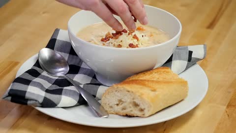 Slow-cooker bacon cheeseburger soup recipe