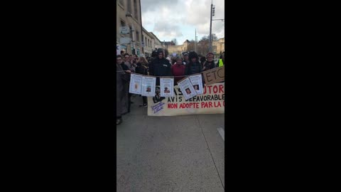 Les Masques Blancs Caen Action Mort apres injection en Manif le 5 fevrier 2022