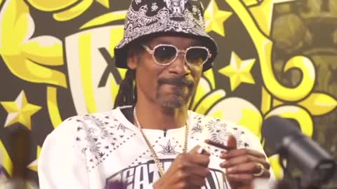 On Drink Champs, Snoop Dogg forgets who he is.