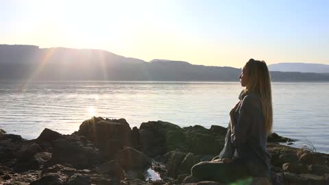 15 Minute Guided Meditation To Find Peace In Uncertain Times