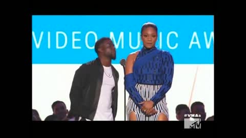 Kevin Hart Was Called A Sellout For Not Attacking Trump — Verbally Attacks POTUS At VMAs