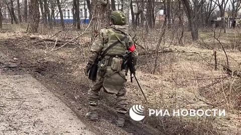 Russian engineering units has started to clear mines from roads and buildings in Avdeevka