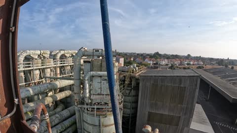 Snuck into ABANDONED FACTORY SCARY