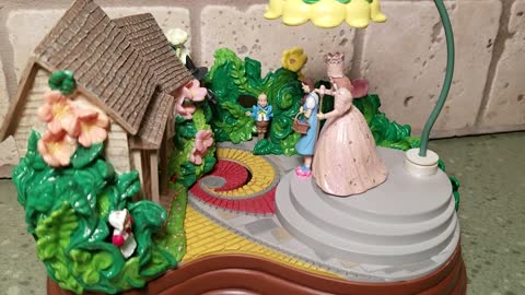 Hallmark Wizard of Oz 2006 Magic Light Sound & Music: I'll Get You My Pretty Table Decoration