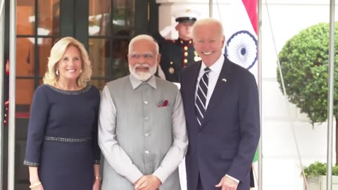 Us president and the first lady warmly welcome to pm modi at the white house