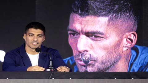 Con lágrimas en los ojos, Luis Suárez anunció su último partido con la selección uruguaya