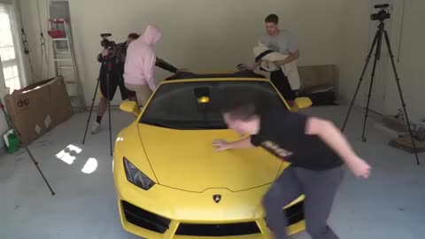 Last To Remove Hand, Gets Lamborghini Challenge