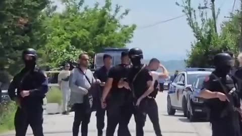 Vrasja e efektivit në Fier, ngjarja trondit kolegët, polici vë duart në kokë