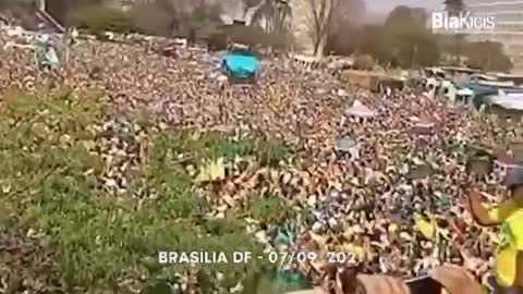 Brasilia packs the streets against socialism