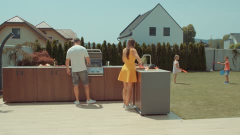 Modular outdoor kitchen - MS VISCOM - EN - FAMILY TIME