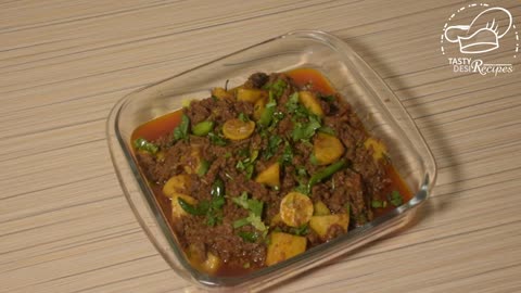 Aloo Keema Recipe | Ye Recipe Zubaida Apa ki Secret Hay | Tasty Desi Recipes