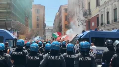 Rome, Italy: Taxi drivers protest (July 14, 2022)