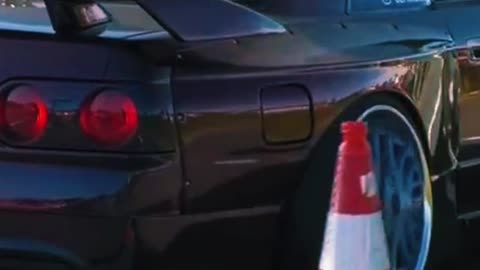 Widebody R32 Does A Burnout