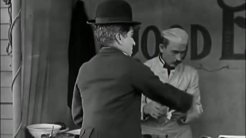 The Kid - Charlie Chaplin (1921) eating