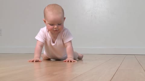 Baby crawling 😍