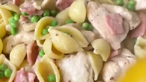 Chicken, Bacon & Mushroom Pasta for 500 calories!