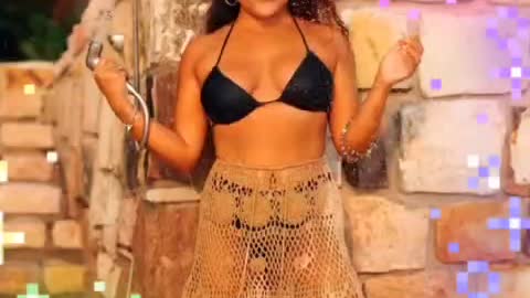 Hot 🔥🔥🔥 girl ❤️😀 injoy beach life viral video rumble