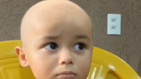 Baby Being Trolated By Parents at Hairdresser, Takes Fright