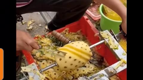 Amazing Way to Cut Pineapple 🍍😋🙌