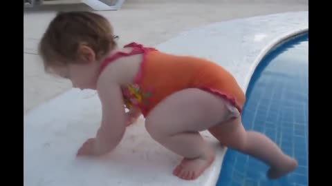 Funny Videos For Kids - Funny BABY try to get the swimming POOL.❤️