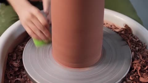 Design The Pattern On The Outside Of The Clay Pot