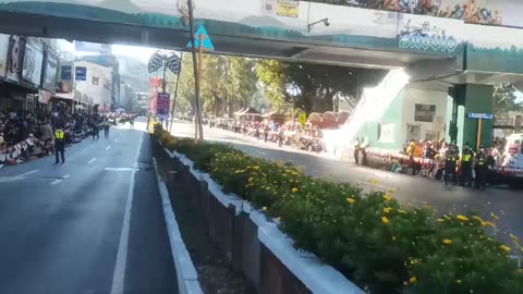 People waiting for Panagbenga float parade