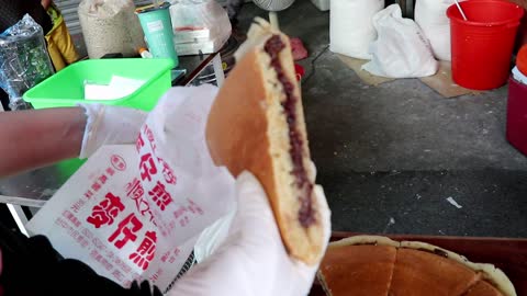 Traditional Crispy Crepe - Taiwanese Street Food