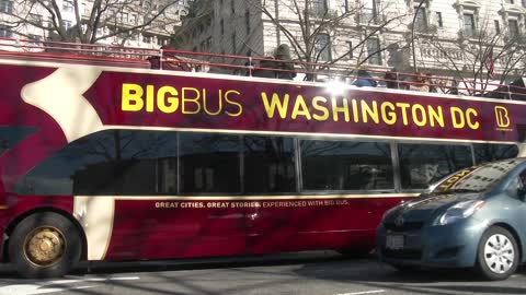 4k Big Bus Washington DC Tours in downtown of city