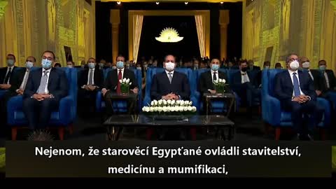 Moderátor káhirského ceremoniálu vysvětluje Univerzální světový řád Ma'at z dob starověkého Egypta