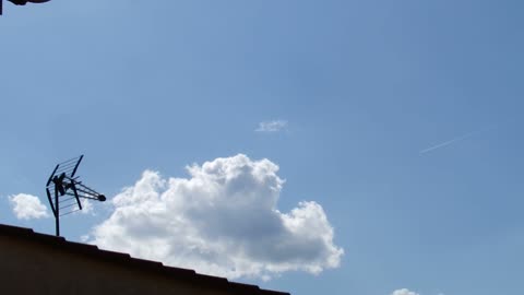 17.05.2022 J'en remets une couche, les Chemtrails ne dissolvent plus nos vrais nuages