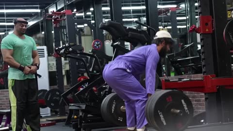 CRAZY CLEANER surprise GIRLS in a GYM prank - Aesthetics in public reactions