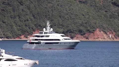 Russian oligarch Deripaska's yacht arrives in Turkish waters