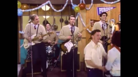 Weezer - Buddy Holly (Official Music Video)