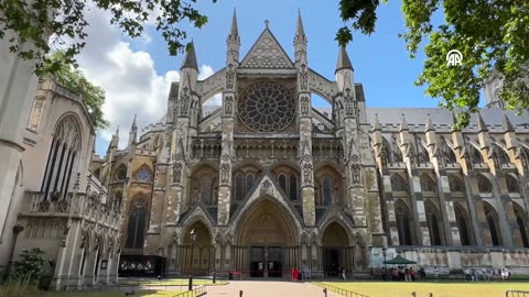 Church of England clergy ask for a pay raise for the first time