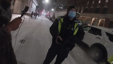 Police refuse to identify themselves, blocking roads downtown Ottawa- Thurs, Feb 17th 2022