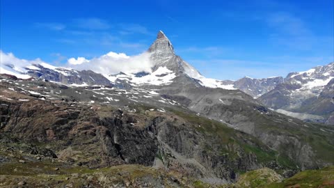 Discover a Stunning 4K Ambient Experience at the Matterhorn