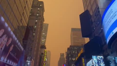 Canadian wildfire smoke in New York City - This was at 2pm EST on June 7th 2023💨💨💨