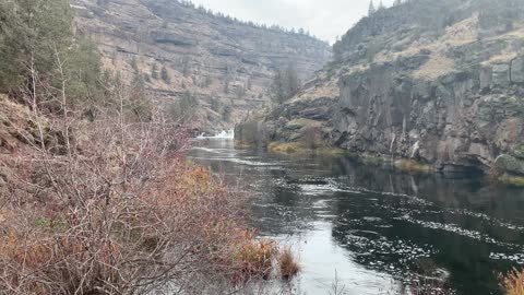 Central Oregon – Steelhead Falls – Exploring the Shoreline Beyond the Waterfall