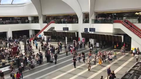 Lindy Hop Flashmob Grand Central The Swing Era