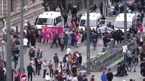 French left-wing leaders join anti-far-right protest in Paris